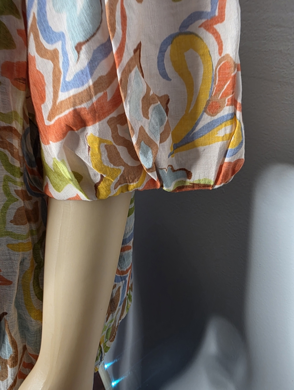 Vince Camuto Multicolor Floral Scoop-Neck Button Front Tunic Size US/XL - Picture 7 of 11